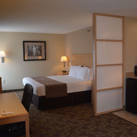 Surestay Plus Hotel By Best Western Roanoke Rapids I-95 Habitación foto