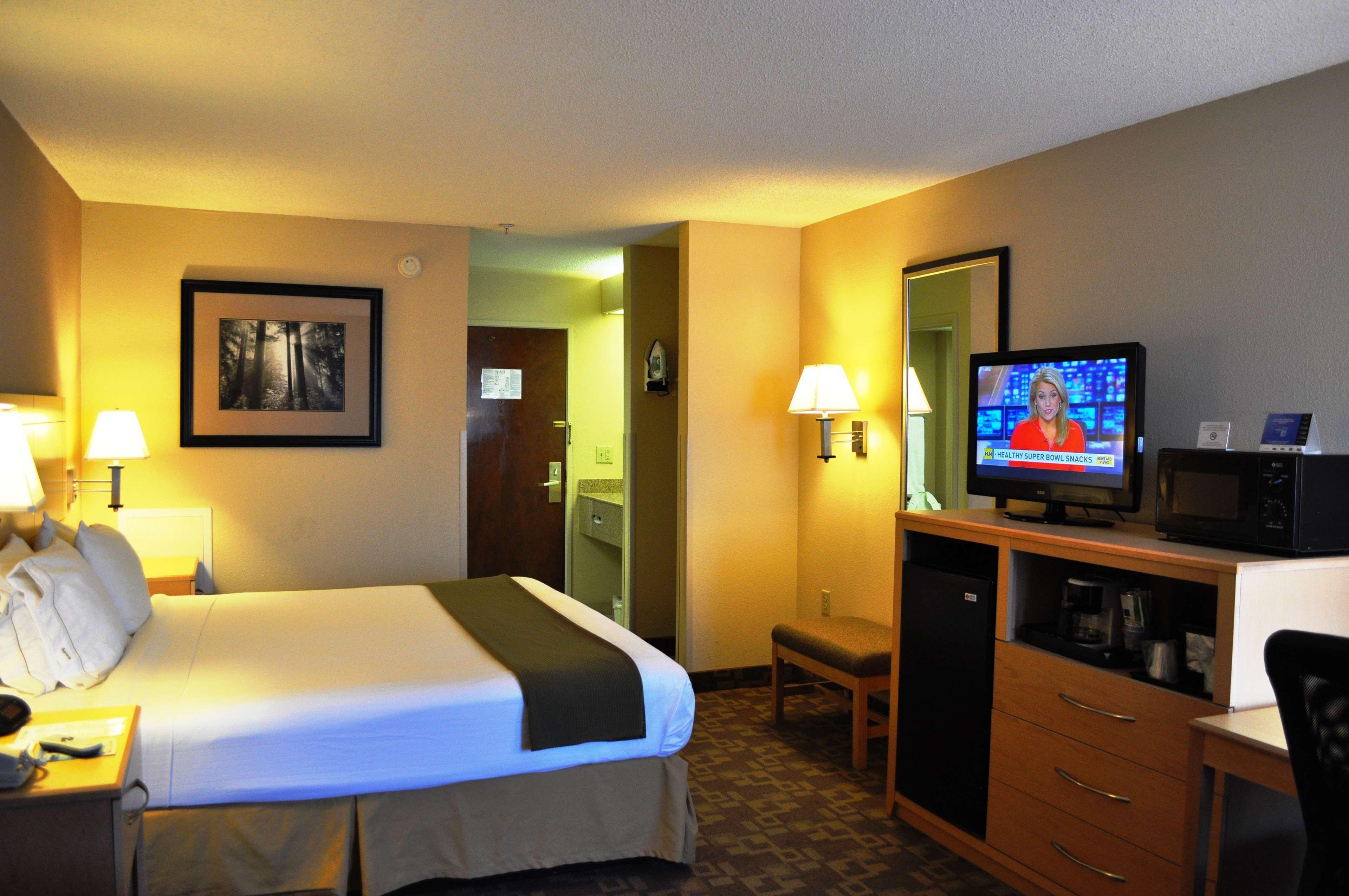 Surestay Plus Hotel By Best Western Roanoke Rapids I-95 Habitación foto